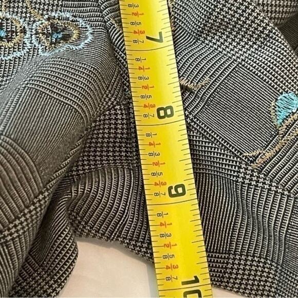 Cache Vintage Embroidered Floral Cuffed Dressy Low Rise Capris Size 2 - Picture 11 of 12